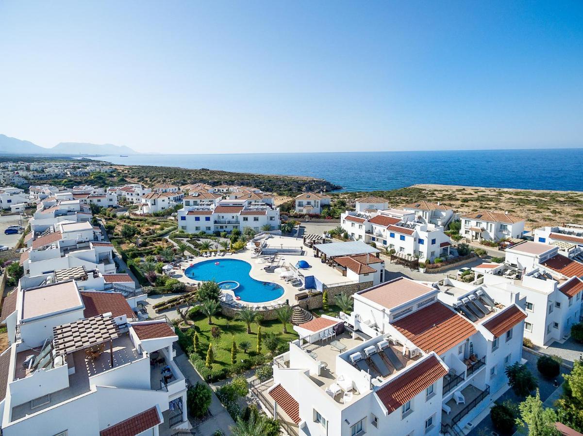 Carrington Holidays Kyrenia  Exterior foto