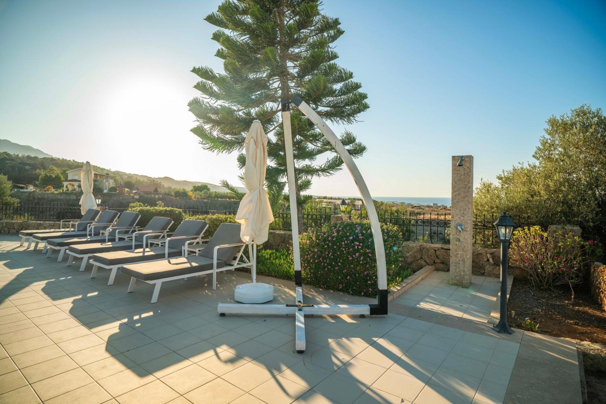 Carrington Holidays Kyrenia  Exterior foto