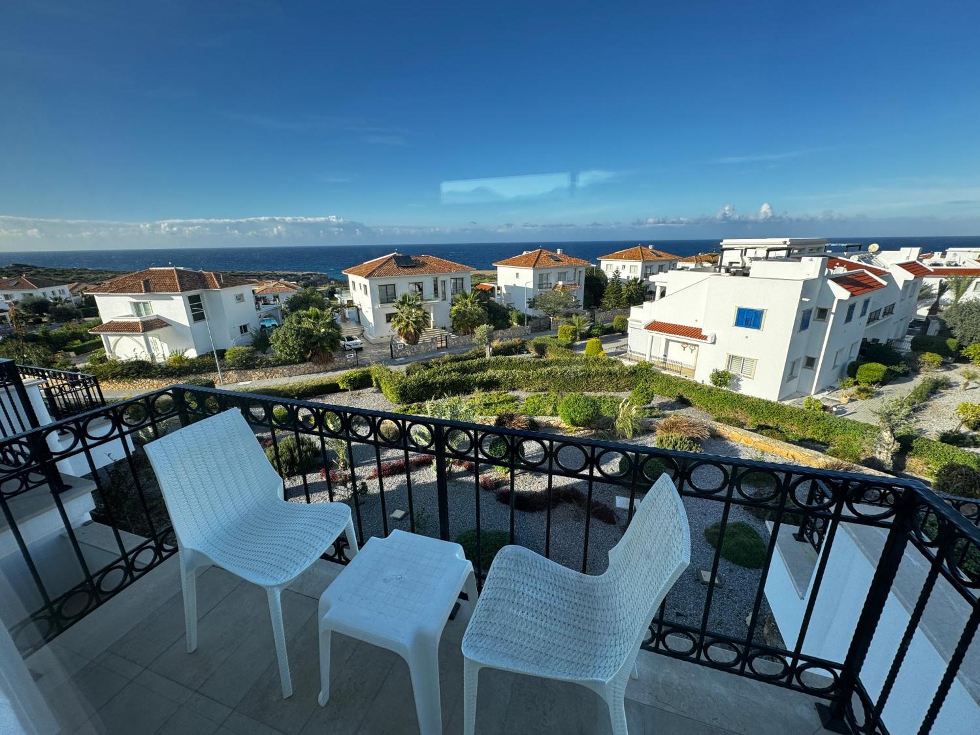 Carrington Holidays Kyrenia  Exterior foto